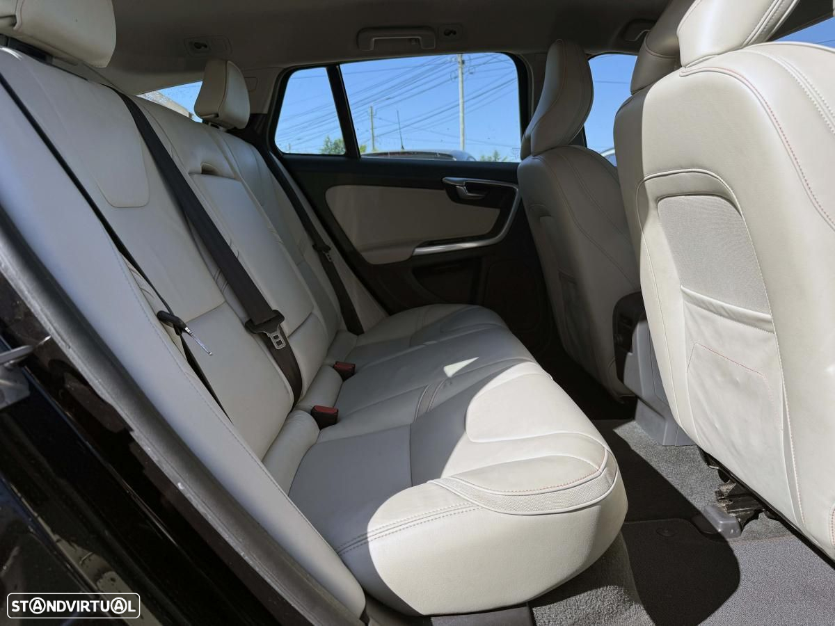 Volvo V60 2.0 D2 VOR Geartronic - 22