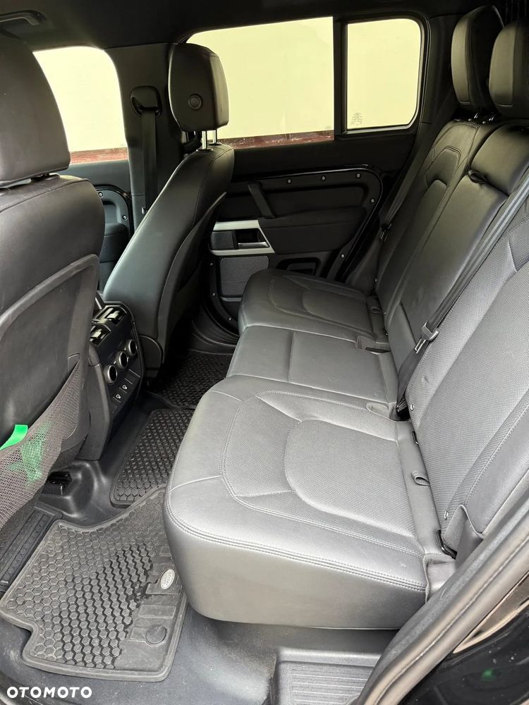 Land Rover Defender 110 2.0 P300 S - 21