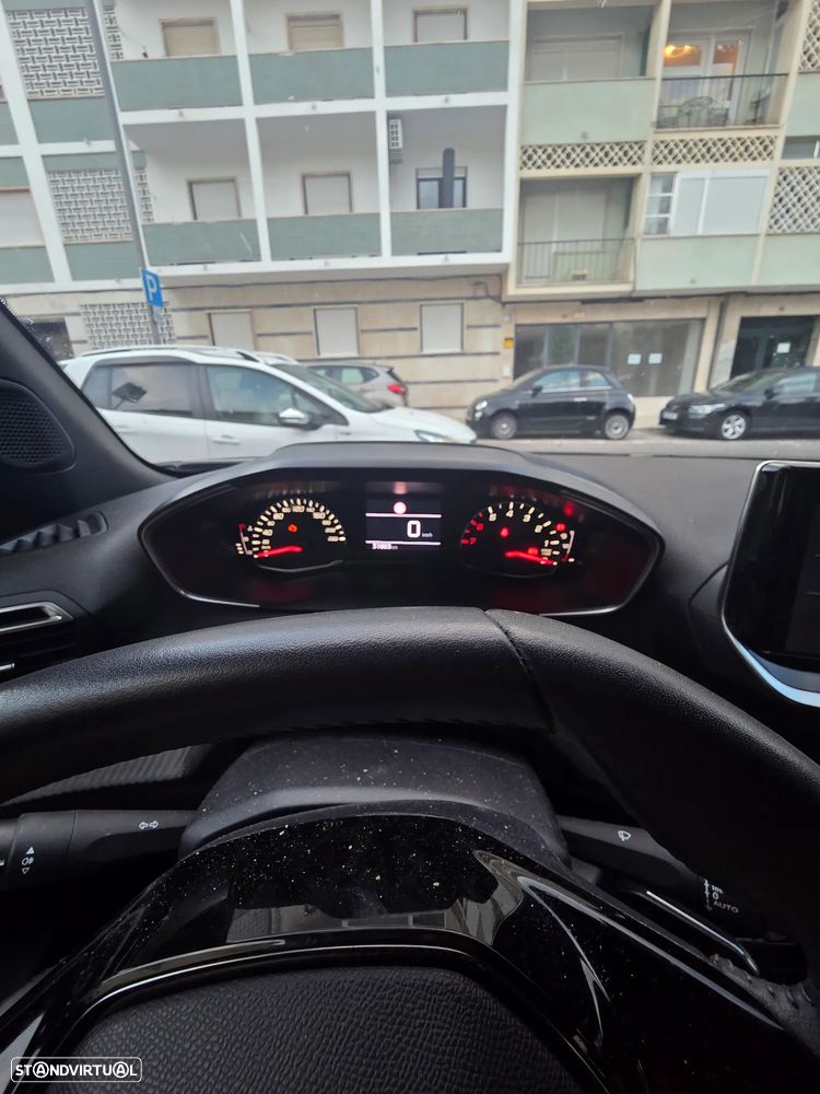Peugeot 2008 - 18