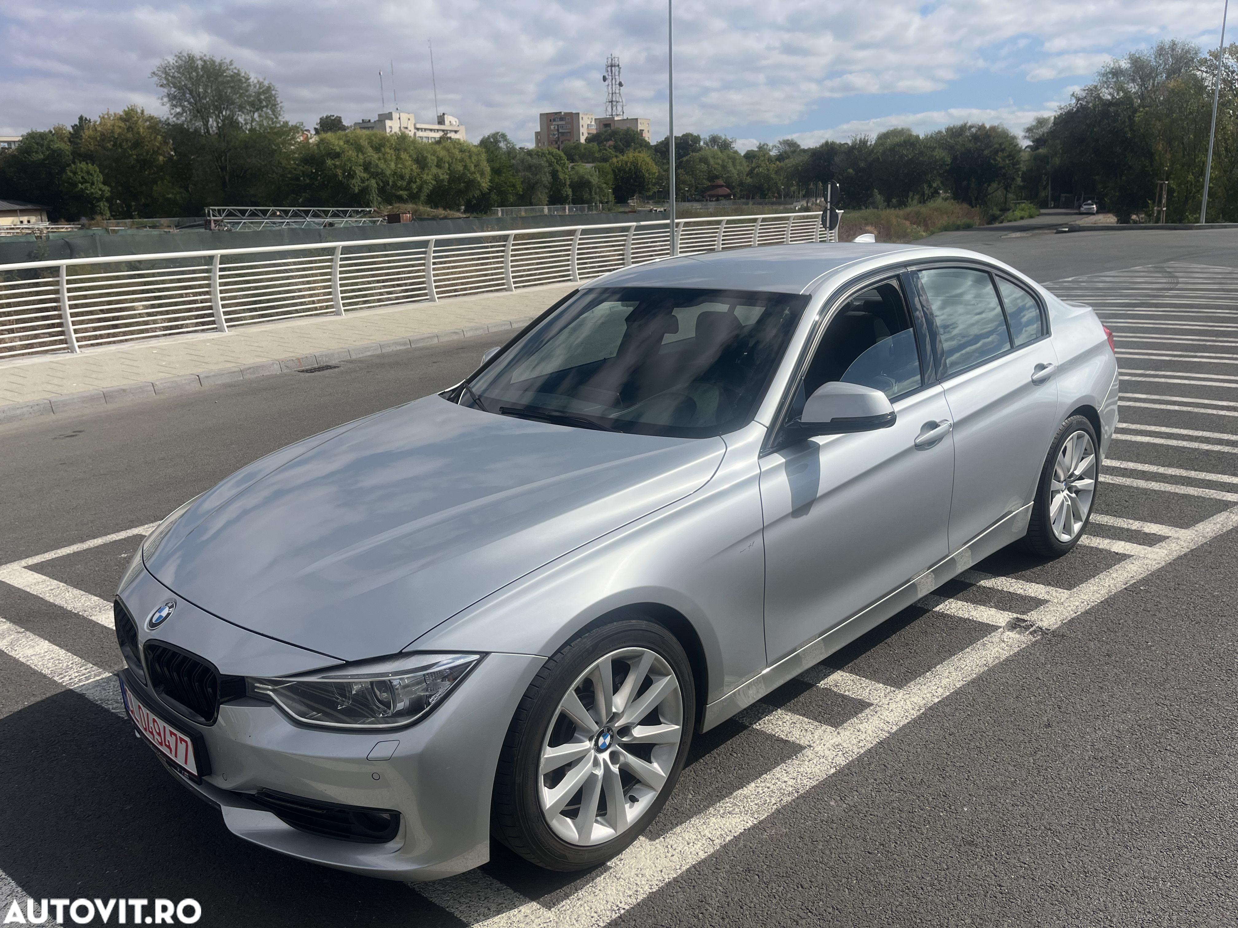 BMW Seria 3 328i Aut. Luxury Line - 1