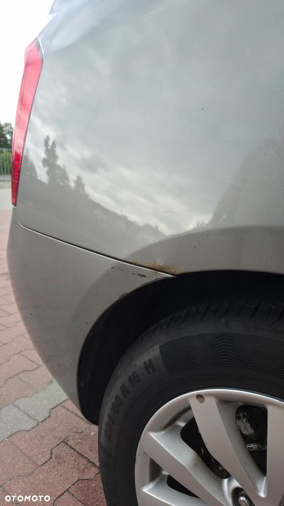 Kia Carens 2.0 EX - 15
