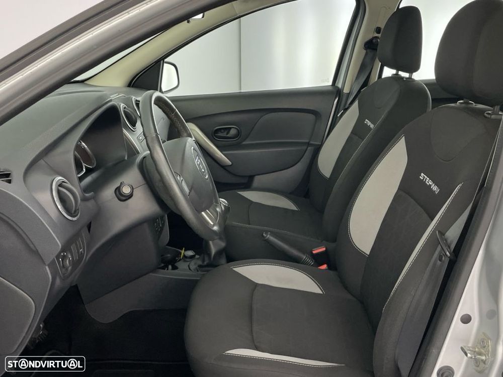 Dacia Sandero 1.5 dCi Stepway - 11