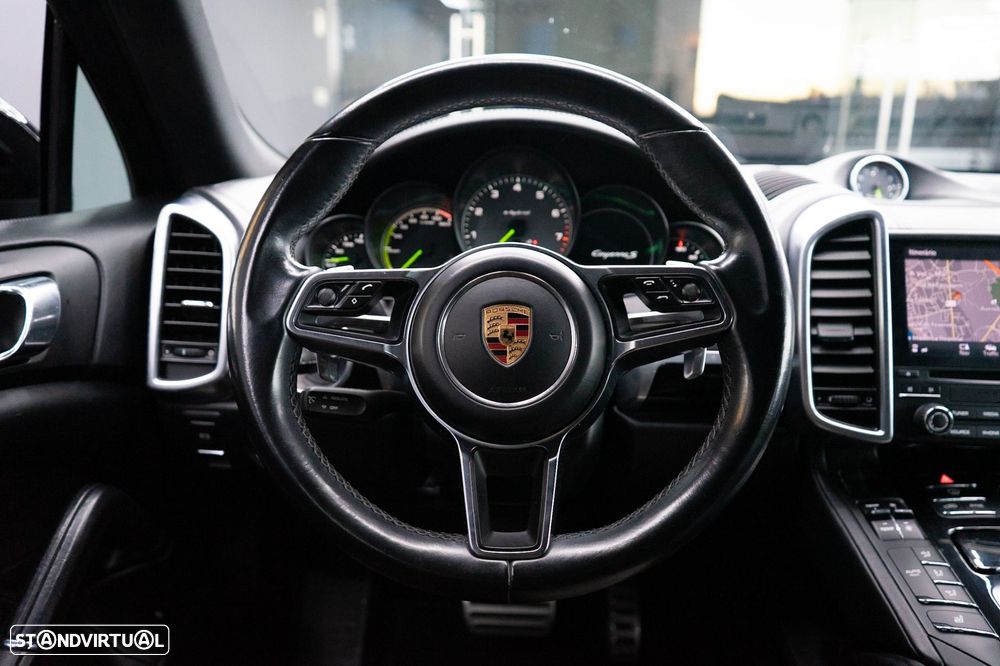 Porsche Cayenne S E-Hybrid Platinum Edition - 38