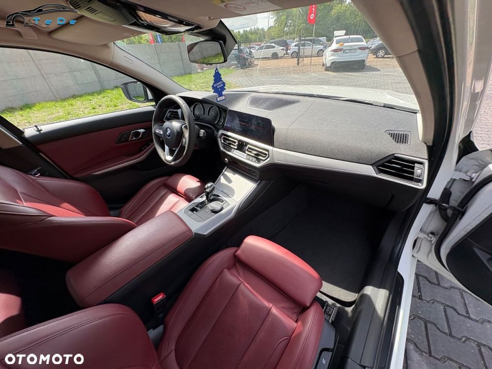 BMW Seria 3 318d M Sport - 40