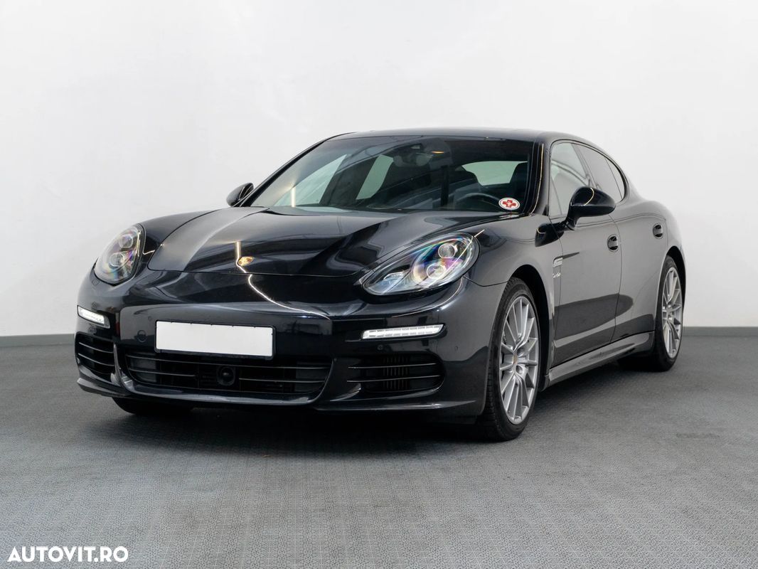 Porsche Panamera - 1