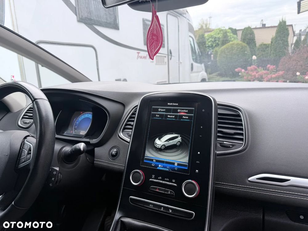 Renault Scenic - 11