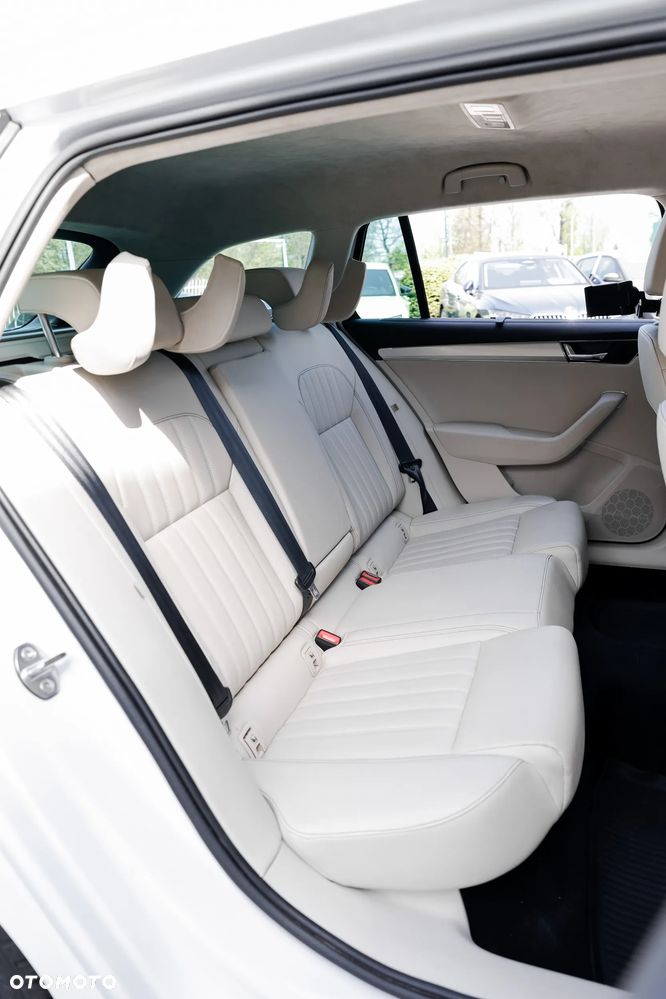 Skoda Superb 2.0 TDI SCR L&K DSG - 17
