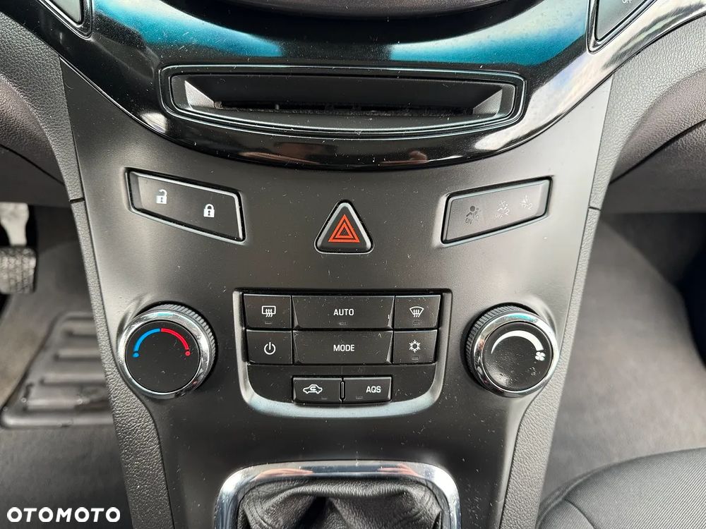 Chevrolet Orlando - 33