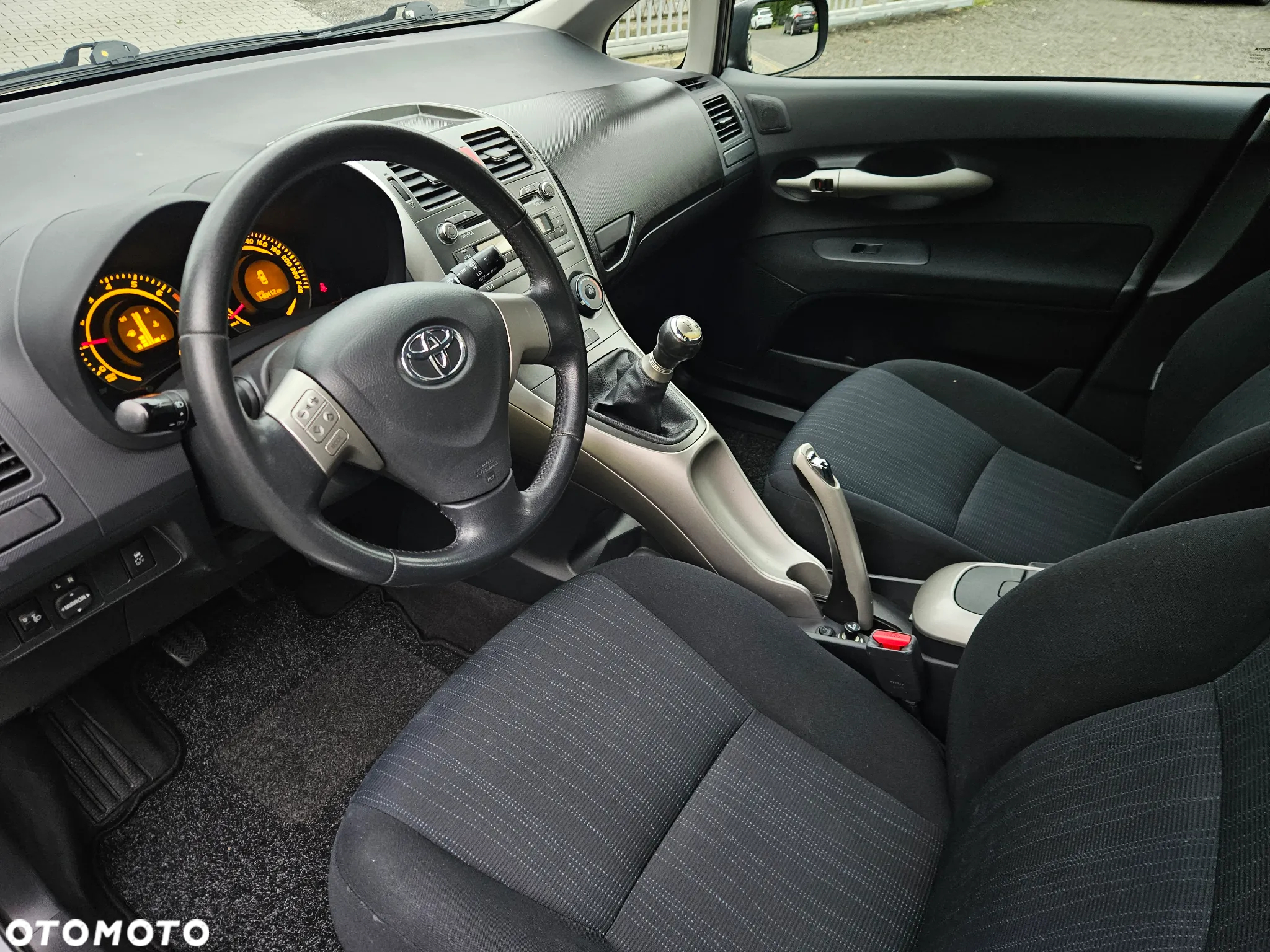 Toyota Auris 1.6 VVT-i Luna - 10