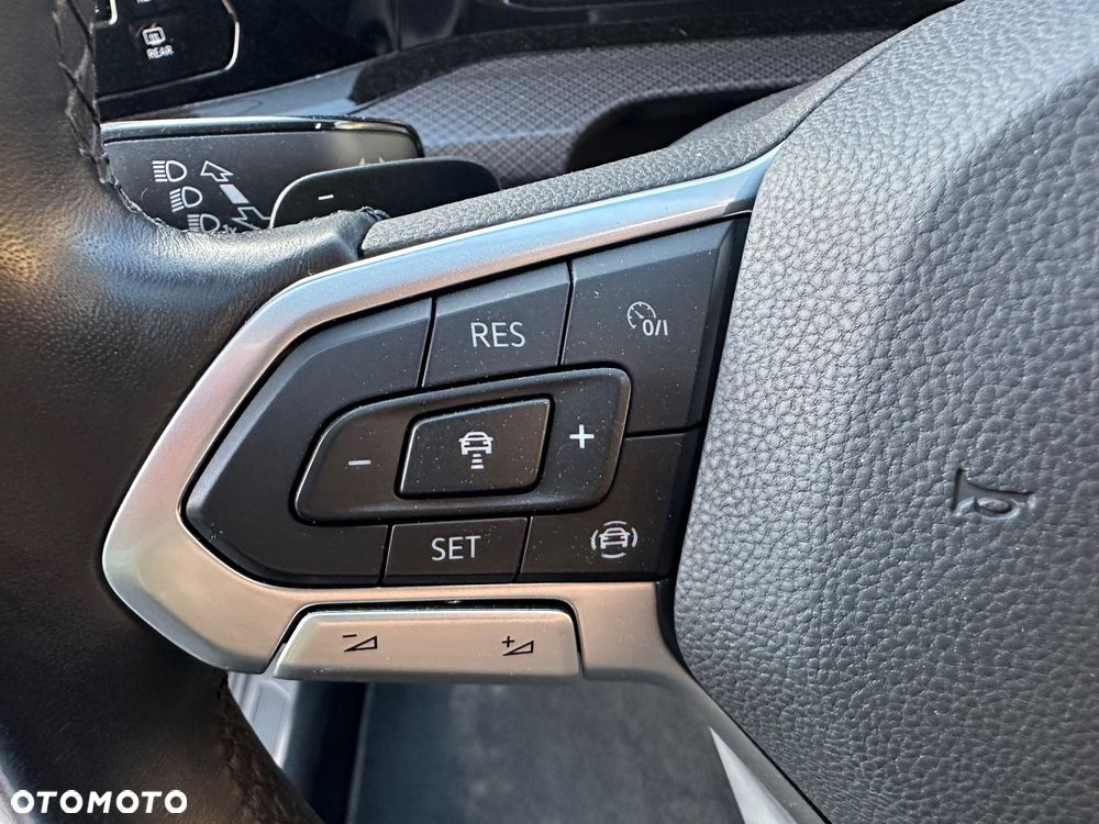 Volkswagen Golf 2.0 TDI SCR DSG Active - 27