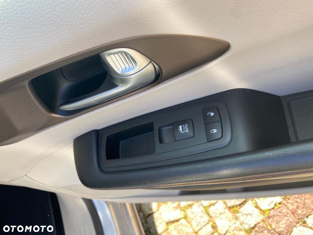 Chrysler Pacifica - 5