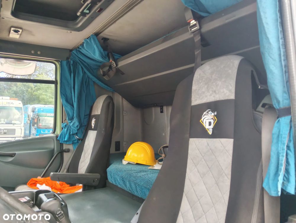 DAF CF HDS HIAB 800 - 4