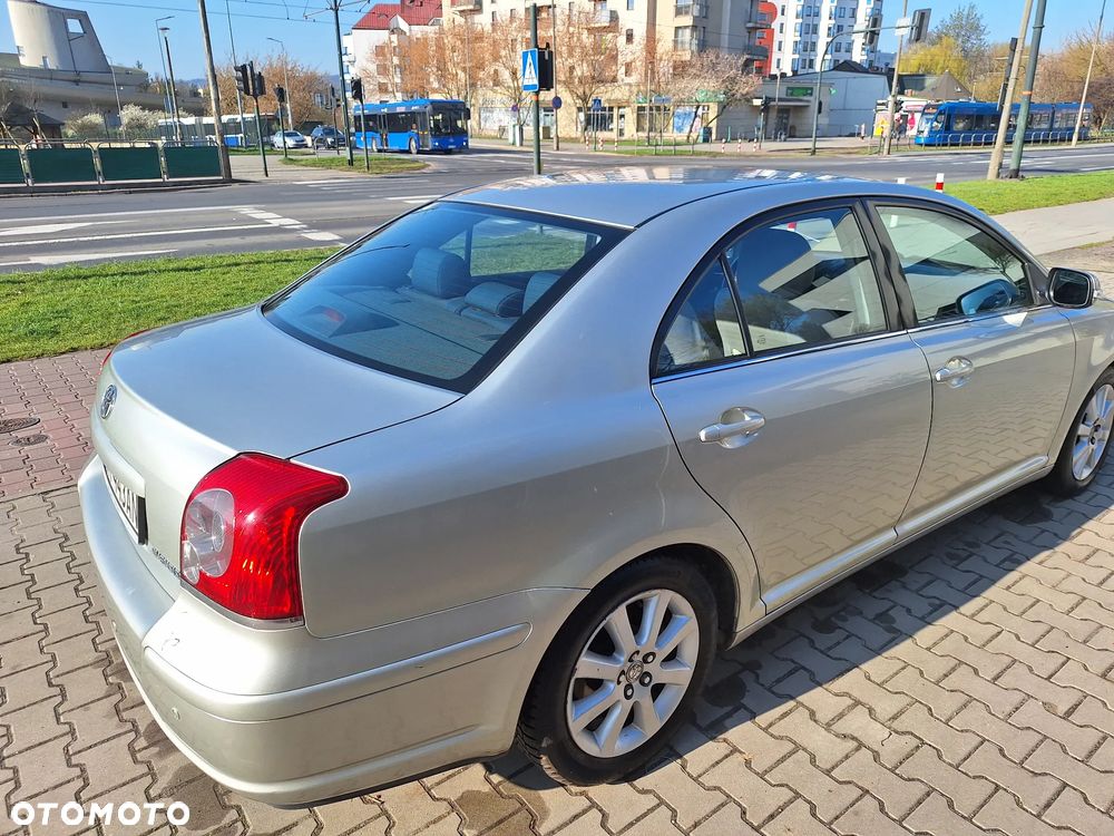 Toyota Avensis 1.8 VVT-i Sol - 3