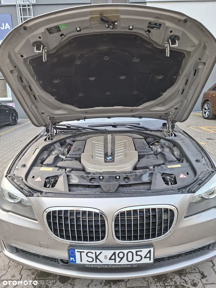 BMW Seria 7 760i L - 23