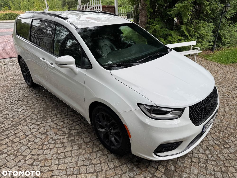 Chrysler Pacifica - 8