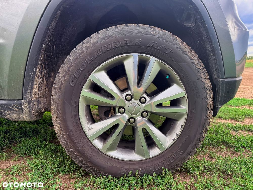 Jeep Grand Cherokee - 25