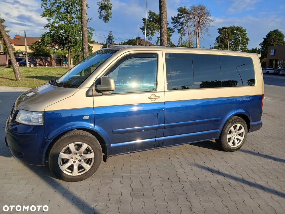 Volkswagen Multivan - 1