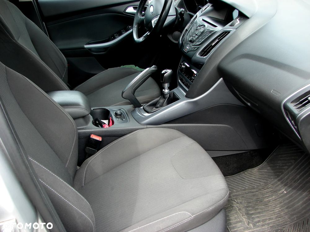 Ford Focus Turnier 1.6 TDCi DPF Start-Stopp-System Titanium - 20