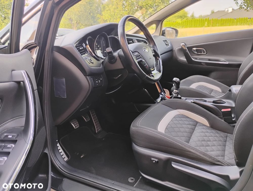 Kia Ceed 1.6 CRDi 136 ISG GT Line - 24