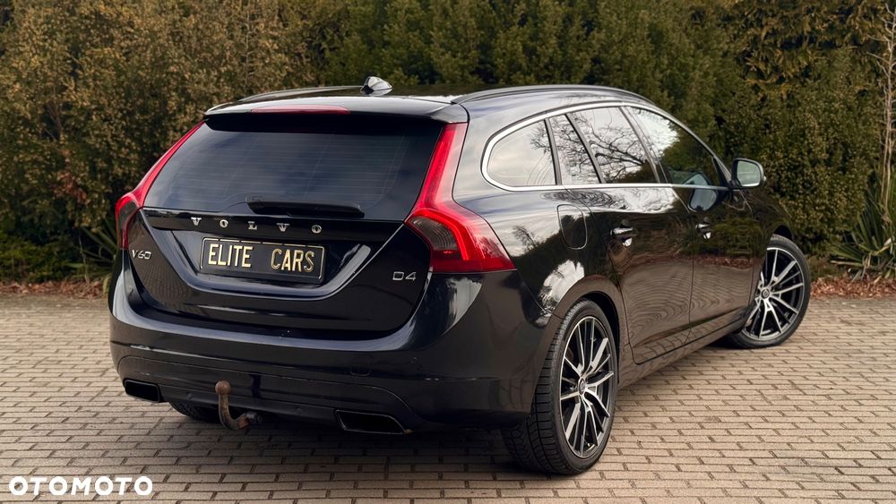 Volvo V60 D4 Geartronic Momentum - 25