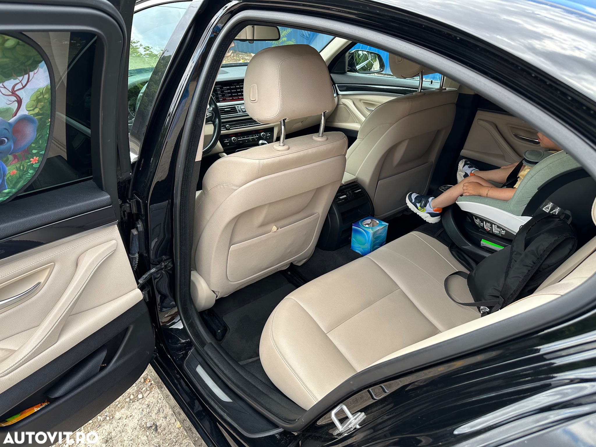 BMW Seria 5 525d xDrive AT - 10