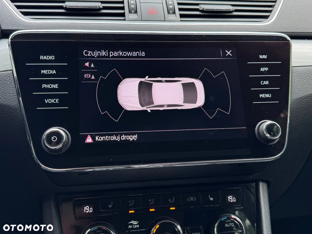 Skoda Superb 2.0 TDI SCR Ambition DSG - 21