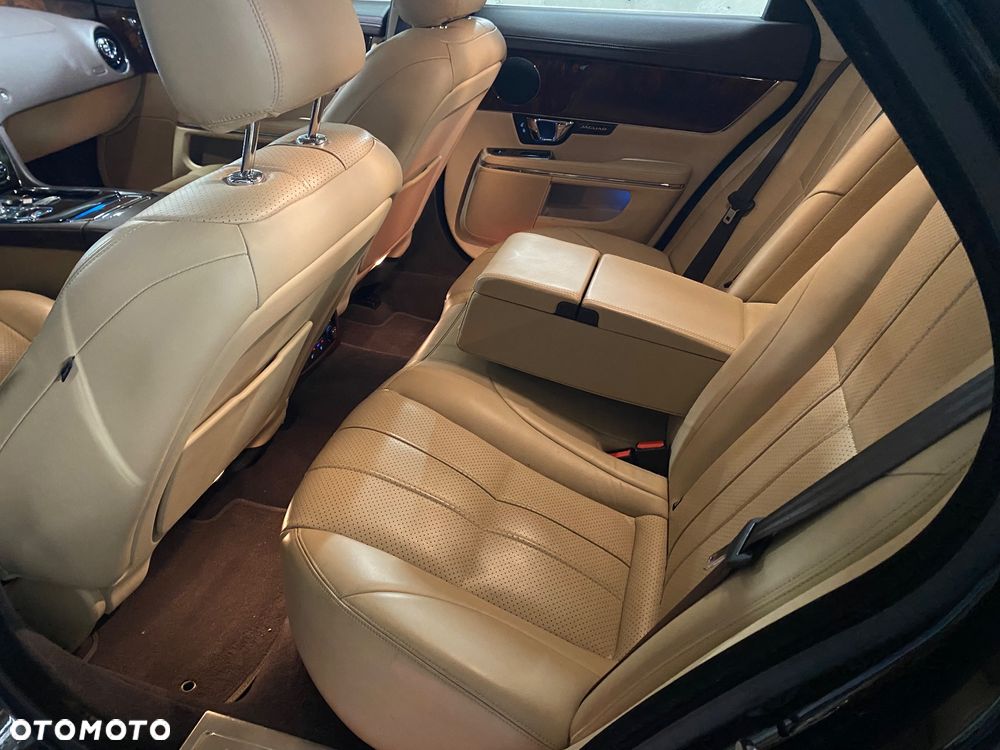 Jaguar XJ 3.0 D V6 Premium Luxury - 10