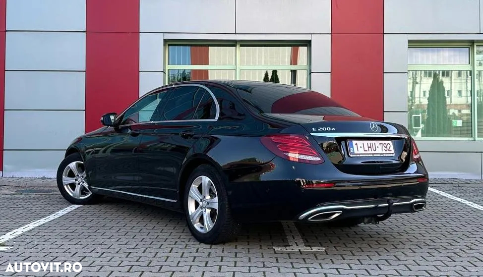 Mercedes-Benz E 200 d Aut. - 3
