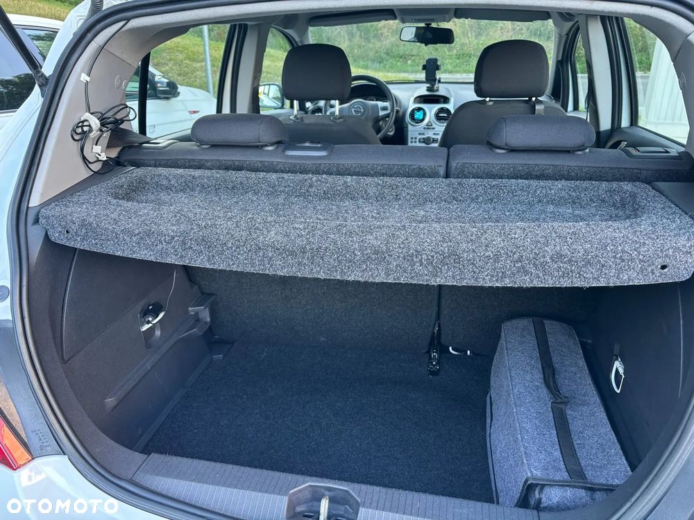 Opel Corsa 1.2 16V Edition / Active - 12