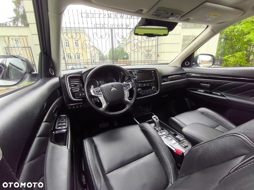 Mitsubishi Outlander 2.0 4WD Top - 20