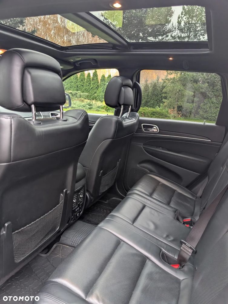 Jeep Grand Cherokee - 31