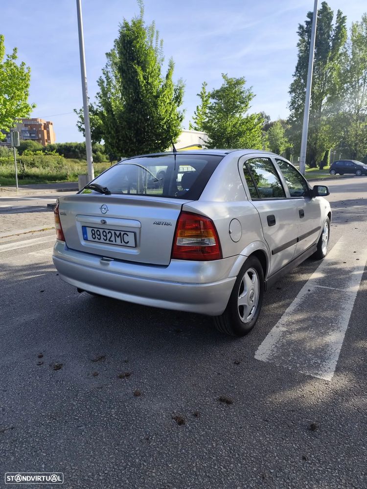 Opel Astra 2.0 Di 100 - 4