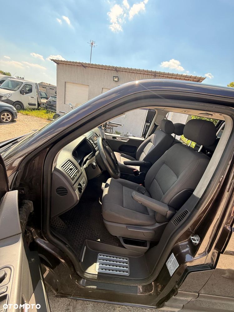 Volkswagen Multivan - 8