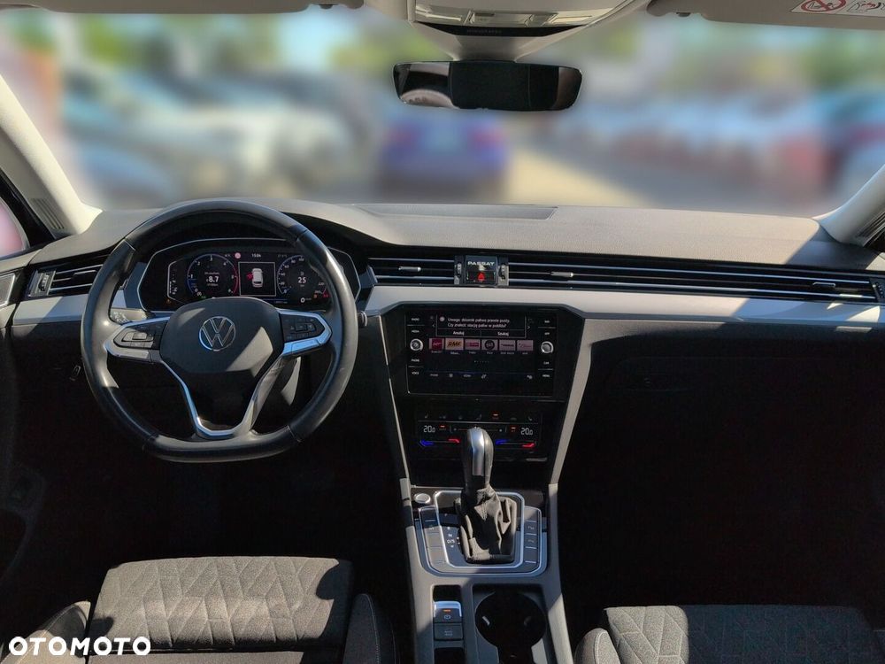 Volkswagen Passat - 13