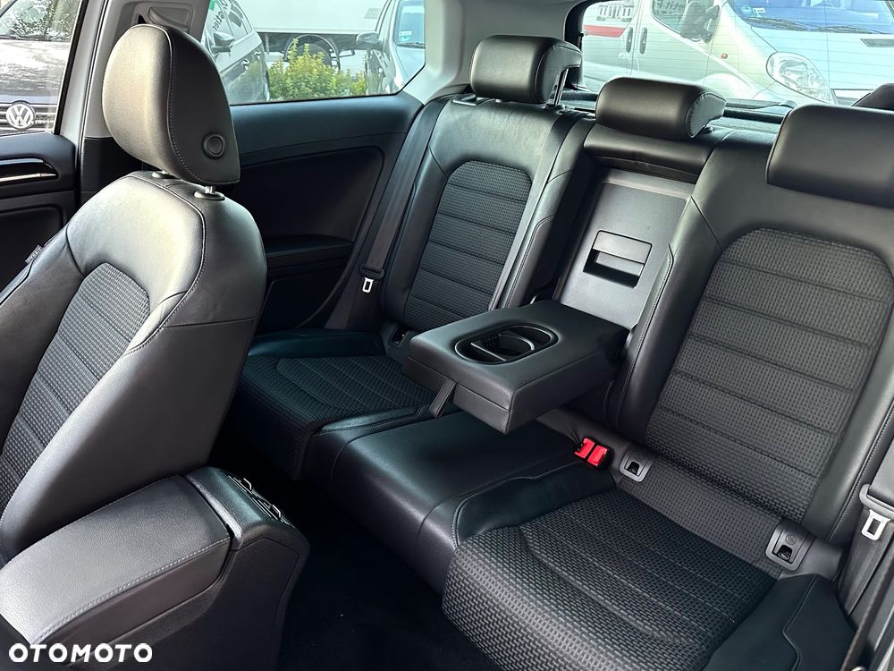 Volkswagen Golf VII 2.0 TDI BMT Highline DSG - 32