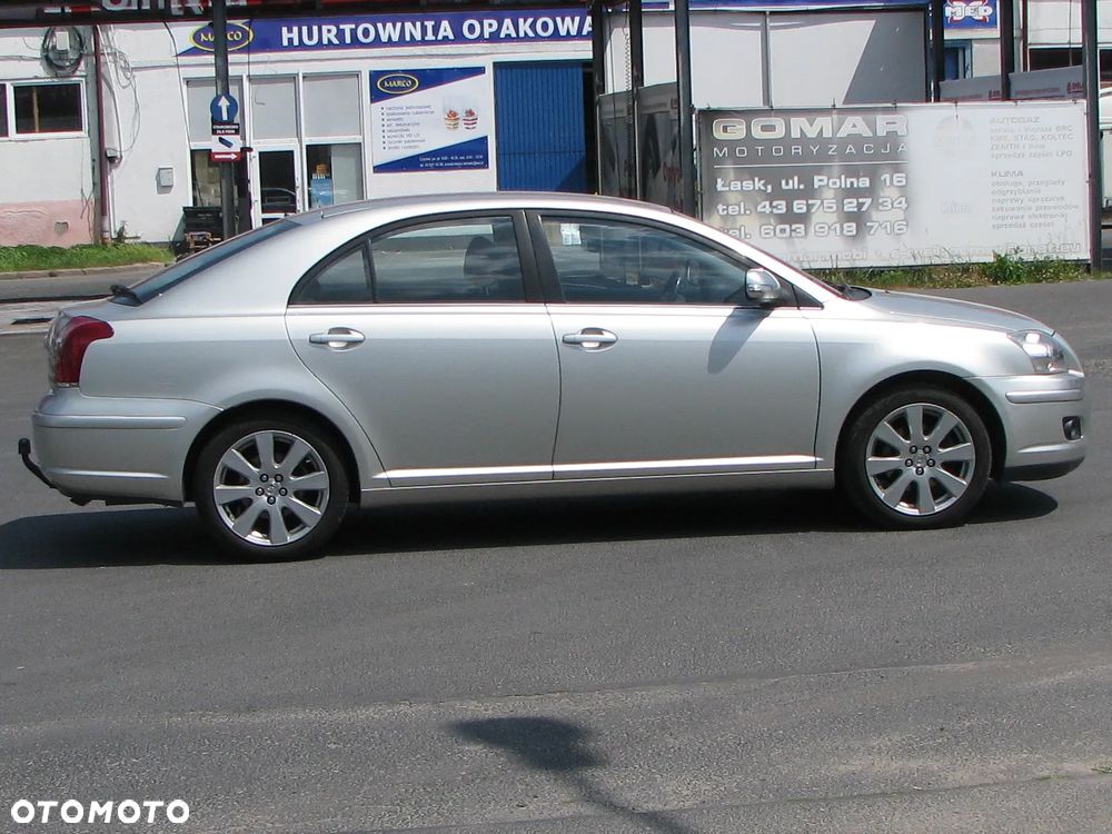 Toyota Avensis 2.0 D-4D Sol - 4