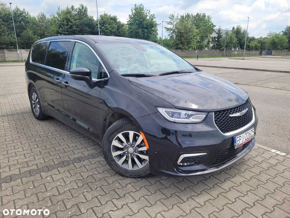 Chrysler Pacifica - 2