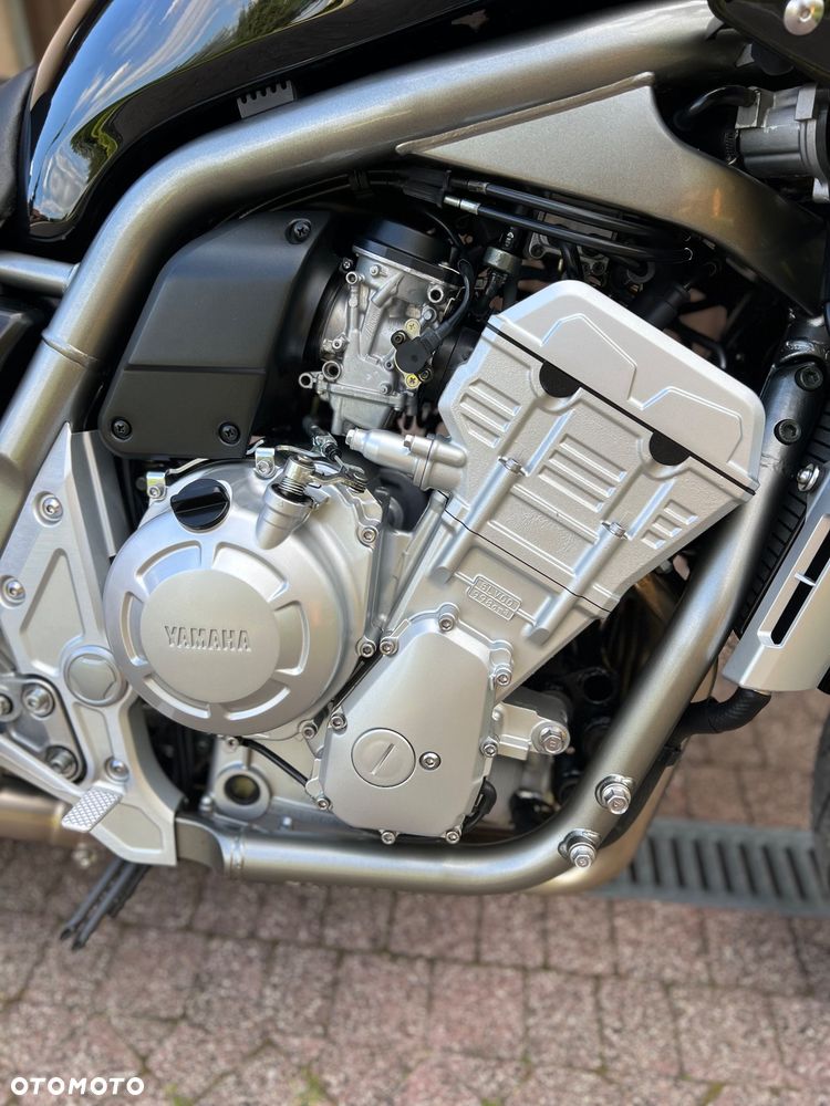 Yamaha FZS - 9