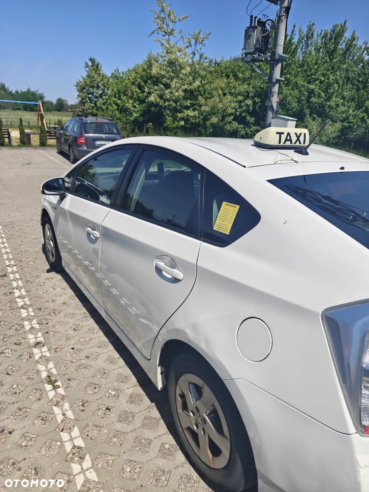 Toyota Prius - 3