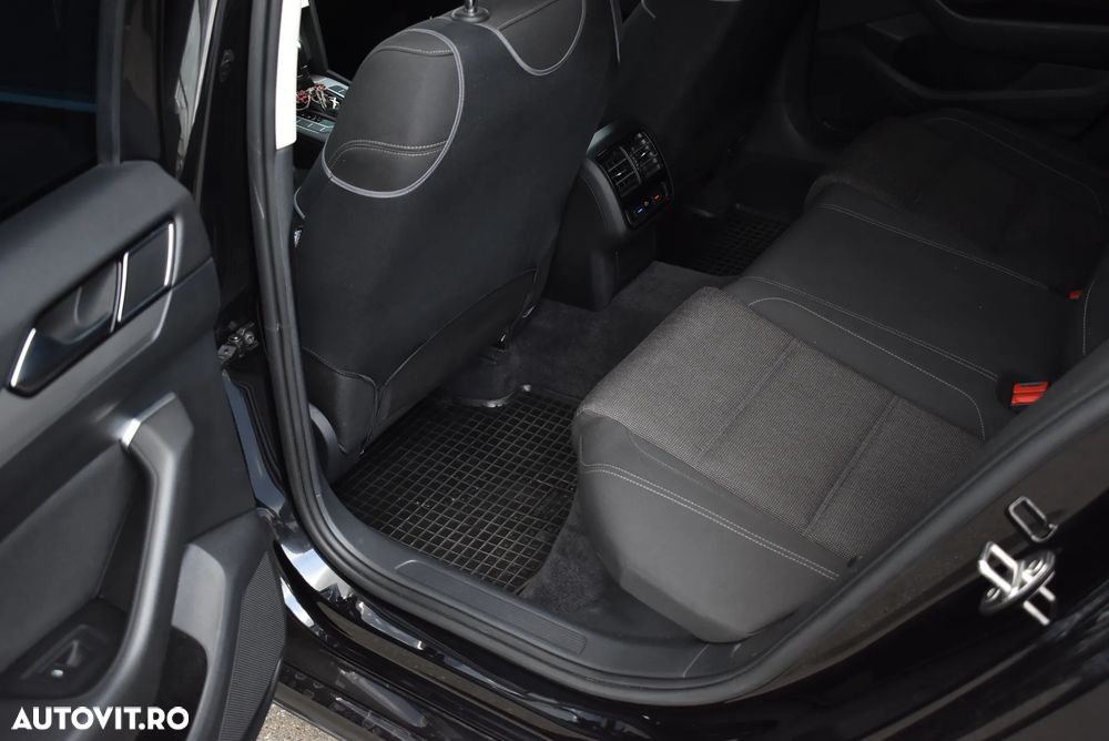 Volkswagen Passat 2.0 TDI DSG Highline - 22