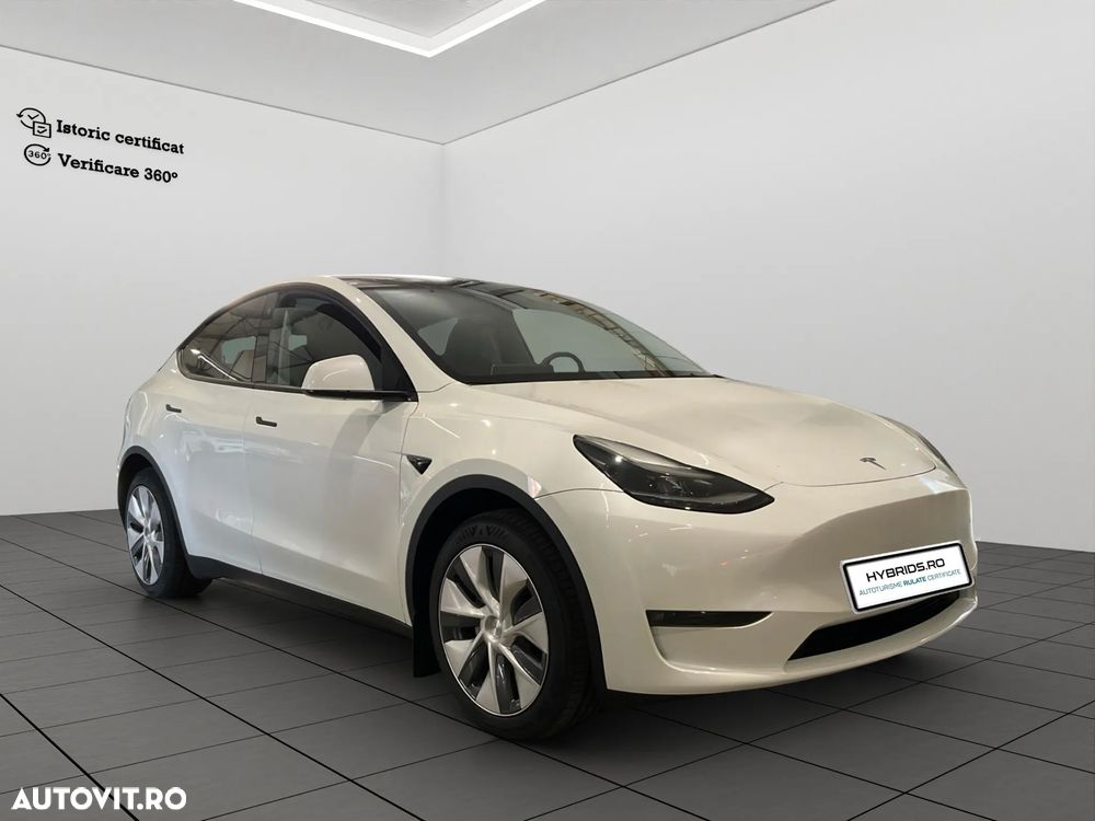 Tesla Model Y Long Range Dual Motor AWD - 3