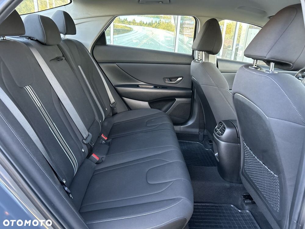 Hyundai Elantra 1.6 Smart - 24