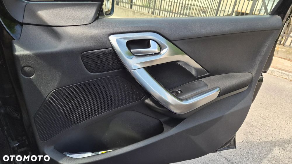 Peugeot 2008 PureTech 110 Stop&Start EAT6 Allure - 19