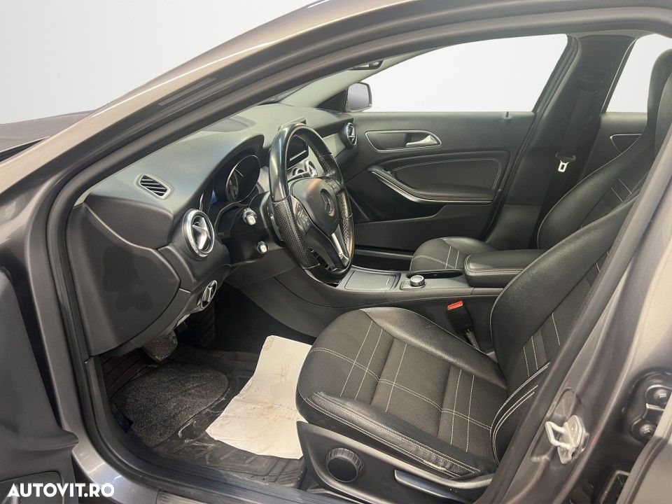 Mercedes-Benz GLA - 10