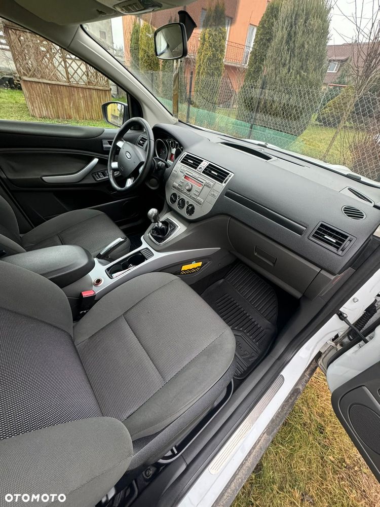 Ford Kuga - 11