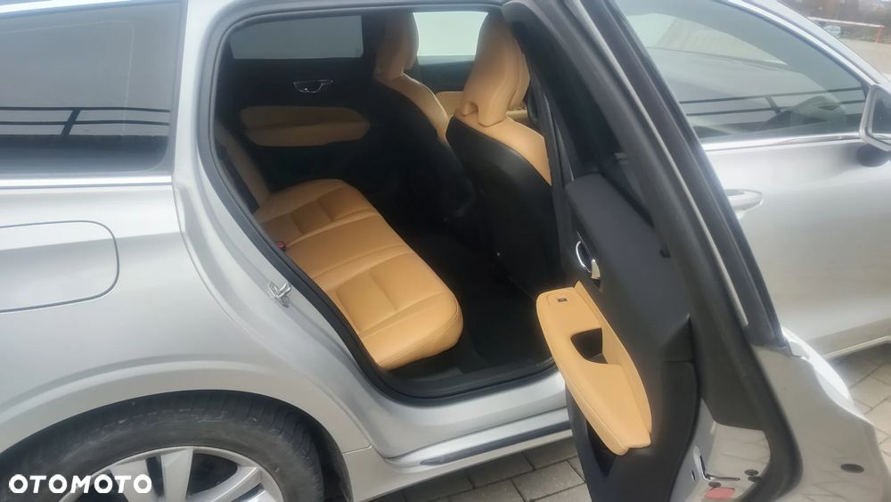 Volvo V60 D4 Geartronic Momentum Pro - 19