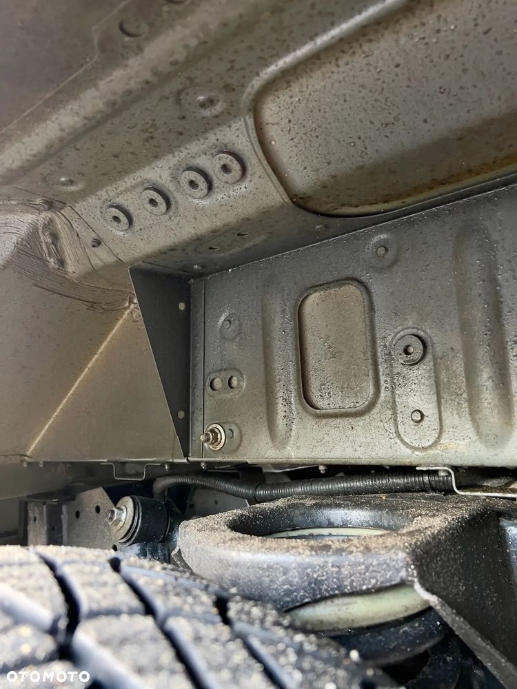 Land Rover Defender 2.2 TD4 SE - 22