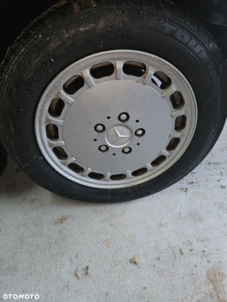 Mercedes-Benz W201 (190) - 4