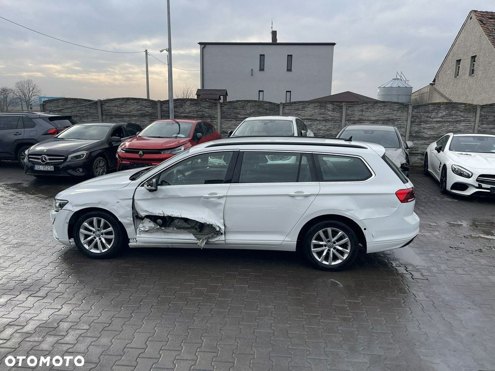 Volkswagen Passat Variant 2.0 TDI SCR DSG Conceptline - 4