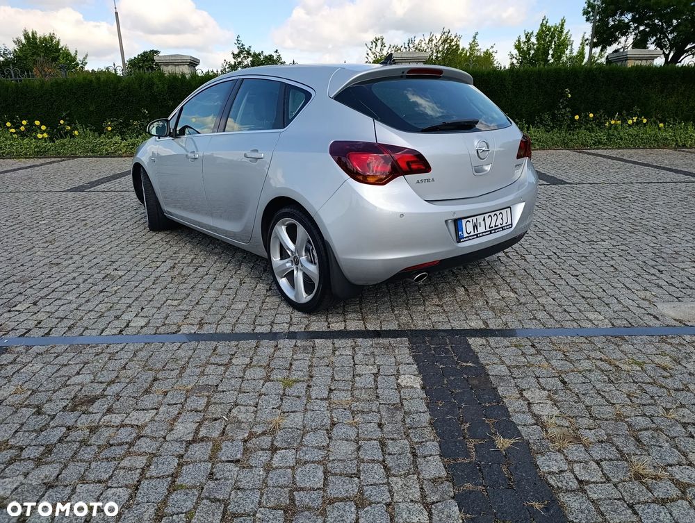 Opel Astra GTC 1.6 Turbo Edition - 4